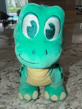 Disney Animal Kingdom Chester & Hester's Dino Rama Land Cementasaurus NO TAG